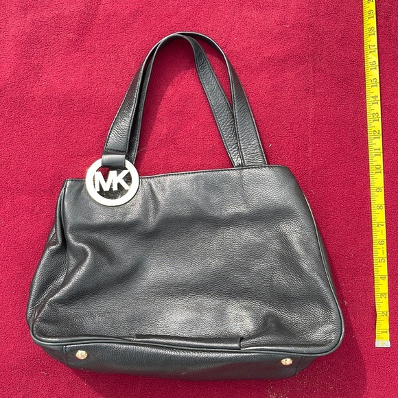 MICHAEL KORS OURSE EXCELLENT CONDITION - Picture 1 of 10